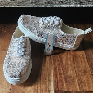 NWT Kid's Toms Sneakers, 5Y